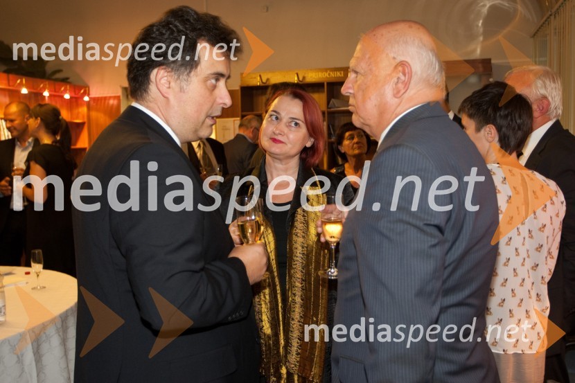 	Mitja Bervar, ravnatelj Opera in balet Ljubljana, soproga Sonja Kralj Bervar in  	Janez Kocijančič, predsednik Olimpijskega komiteja SlovenijeFestival Ljubljana 2012: Orkester Mariinskega gledališča iz Sankt Peterburga, koncert