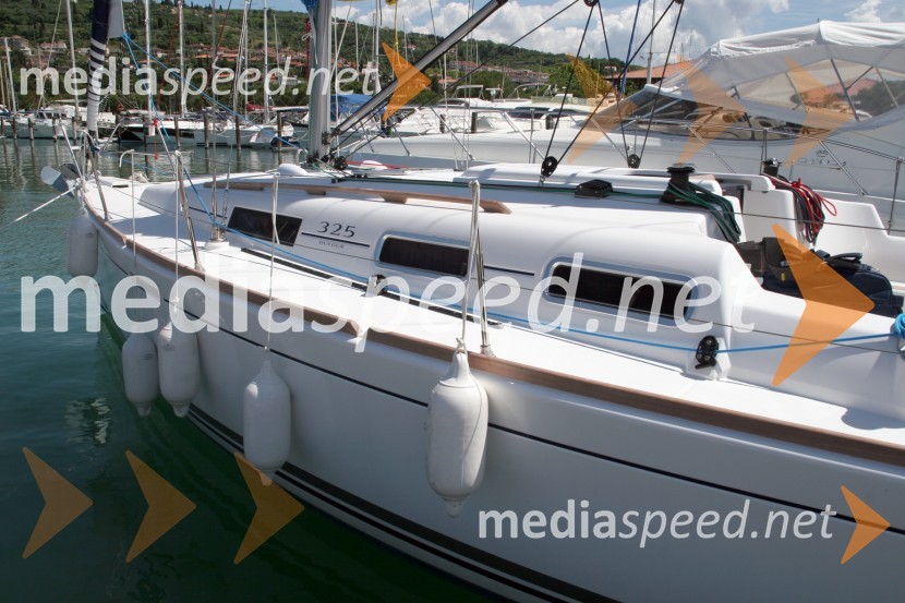 Dufour 325 Grand LargeDufour 325 Grand Large, test