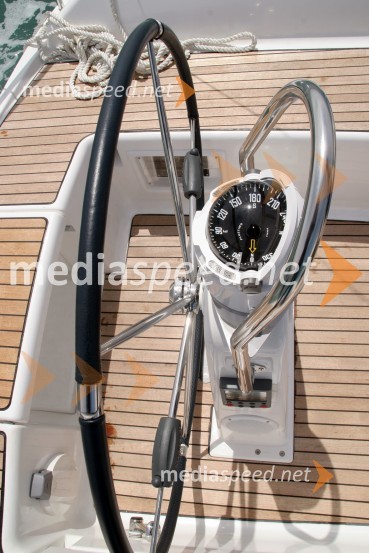 Dufour 325 Grand LargeDufour 325 Grand Large, test