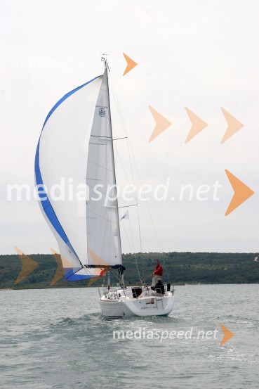 Dufour 325 Grand LargeDufour 325 Grand Large, test