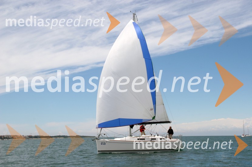 Dufour 325 Grand LargeDufour 325 Grand Large, test