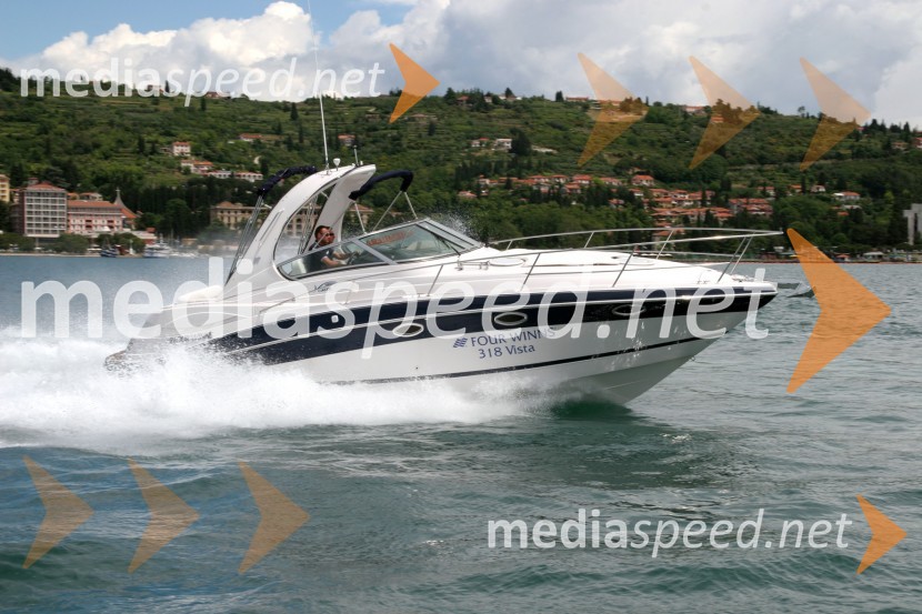 Four Winns 318 VistaFour Winns 318 Vista, test