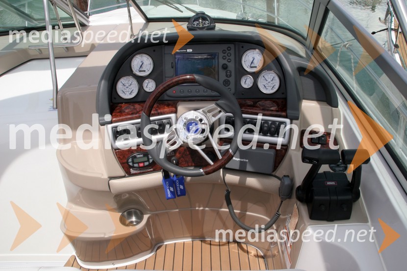 Four Winns 318 VistaFour Winns 318 Vista, test