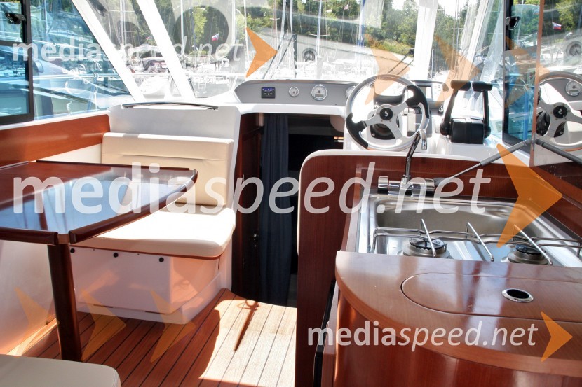 Beneteau Antares 8.8Beneteau Antares 8.8, test