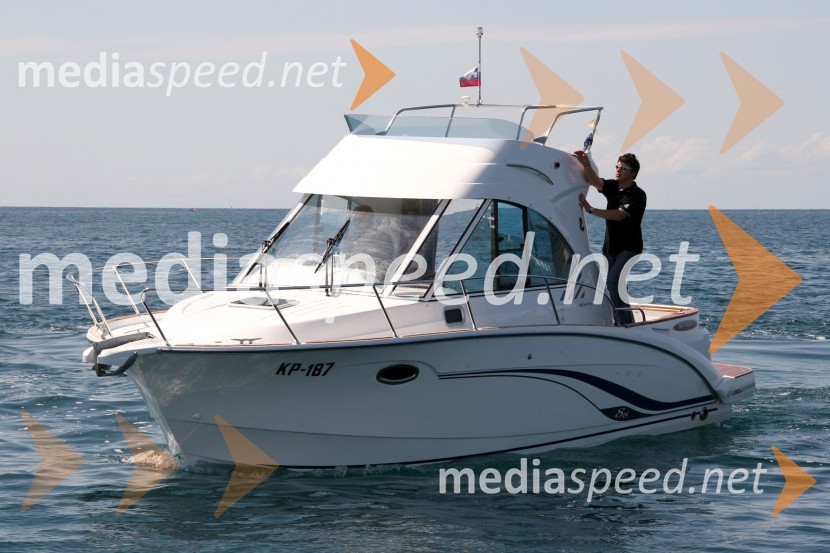 Beneteau Antares 8.8Beneteau Antares 8.8, test