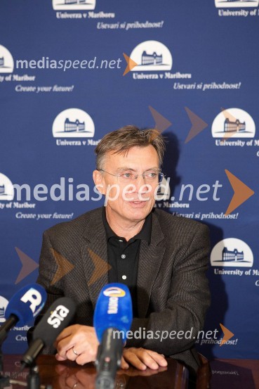 Prof. dr. Danijel Rebolj, rektor Univerze v MariboruUniverza v Mariboru, novinarska konferenca pred dogodkom Dan Univerze v Mariboru 2012