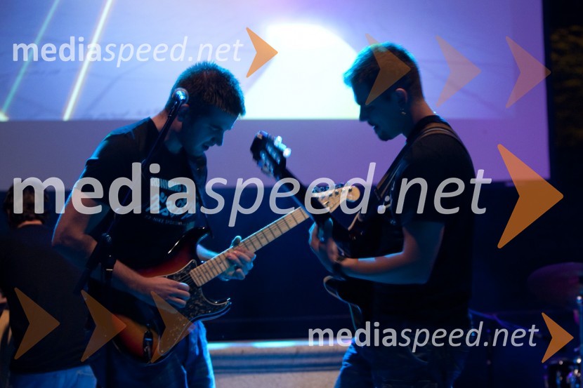 Član skupine GitarsiNočni tek na Ljubljanski grad 2012