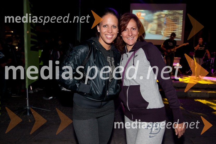 Manja Plešnar, voditeljica in Alenka Bikar, nekdanja atletinjaNočni tek na Ljubljanski grad 2012