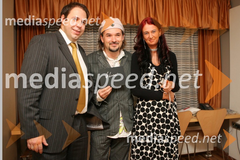 Damjan Musič, direktor Kongo hotel&casino d.d., Gibonni, pevec in Darija Fedran, vodja marketinga in prodaje Kongo hotel & casino d.d.
3. obletnica Kongo, hotel & casino