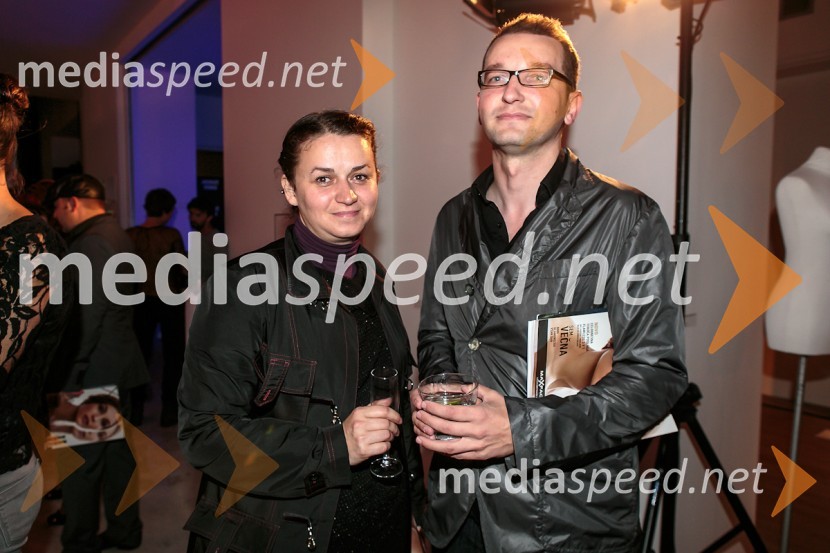 Sanja Grcić, oblikovalka in Marko RadosavljevićPraznovanje 18. letnice in predstavitev prenovljene revije Modne