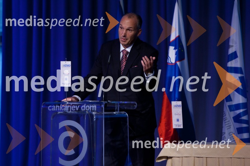 Kristjan Verbič, predsednik Vseslovenskega združenja malih delničarjevInvestors week 2012, otvoritev 1. dne konference