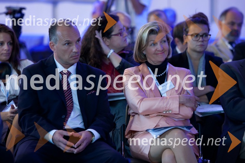 	Kristjan Verbič, predsednik Vseslovenskega združenja malih delničarjev in Jella Benner-HeinacherInvestors week 2012, otvoritev 1. dne konference