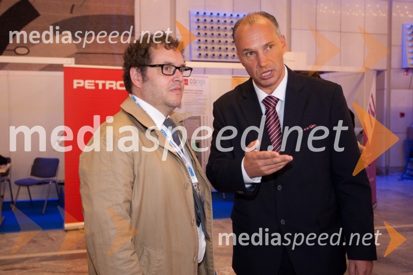 	Tim Shakesby in Kristjan Verbič, predsednik Vseslovenskega združenja malih delničarjevInvestors week 2012, otvoritev 1. dne konference