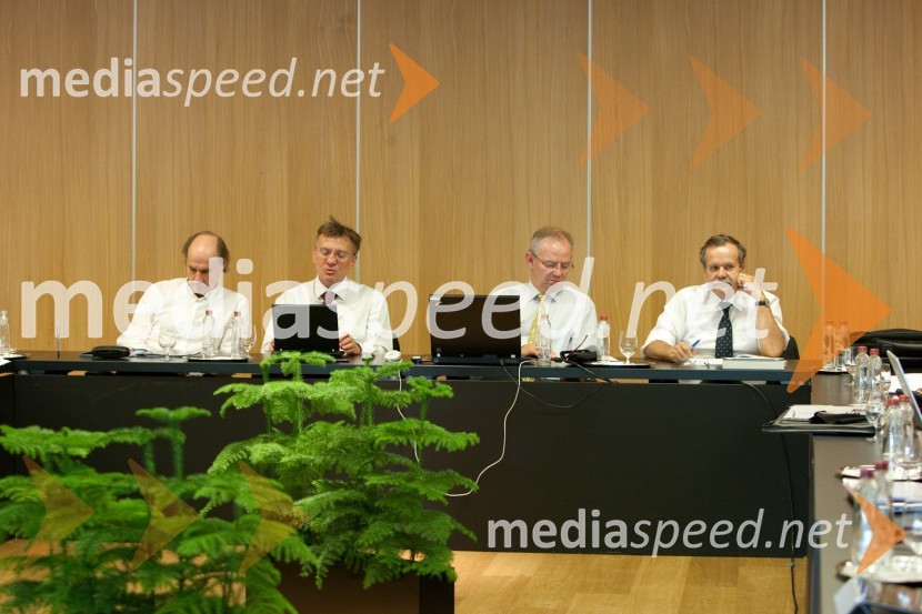 Prof. dr. Dragan Marušič, rektor Univerze na Primorskem, prof. dr. Danijel Rebolj, rektor Univerze v Maribor, prof. dr. Danilo Zavrtanik, rektor Univerze v Novi Gorici in prof. dr. Radovan Stanislav Pejovnik, rektor Univerze v LjubljaniUniverza v Mariboru, seja Rektorske konference