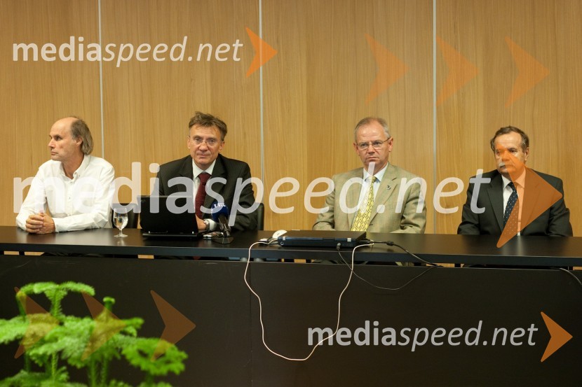 Prof. dr. Dragan Marušič, rektor Univerze na Primorskem, prof. dr. Danijel Rebolj, rektor Univerze v Maribor, prof. dr. Danilo Zavrtanik, rektor Univerze v Novi Gorici in prof. dr. Radovan Stanislav Pejovnik, rektor Univerze v LjubljaniUniverza v Mariboru, seja Rektorske konference