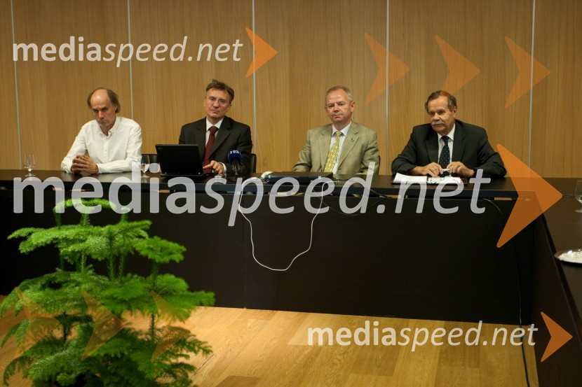 	Prof. dr. Dragan Marušič, rektor Univerze na Primorskem, prof. dr. Danijel Rebolj, rektor Univerze v Maribor, prof. dr. Danilo Zavrtanik, rektor Univerze v Novi Gorici in prof. dr. Radovan Stanislav Pejovnik, rektor Univerze v LjubljaniUniverza v Mariboru, seja Rektorske konference