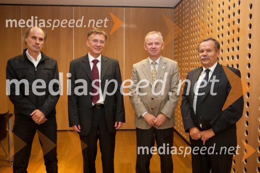 Prof. dr. Dragan Marušič, rektor Univerze na Primorskem, prof. dr. Danijel Rebolj, rektor Univerze v Maribor, prof. dr. Danilo Zavrtanik, rektor Univerze v Novi Gorici in prof. dr. Radovan Stanislav Pejovnik, rektor Univerze v LjubljaniUniverza v Mariboru, seja Rektorske konference