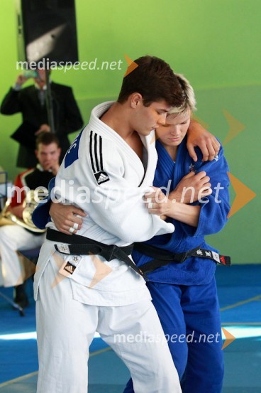 ..., Urška Žolnir, judoistkaPošta Slovenije, promocija priložnostne znamke Urške Žolnir