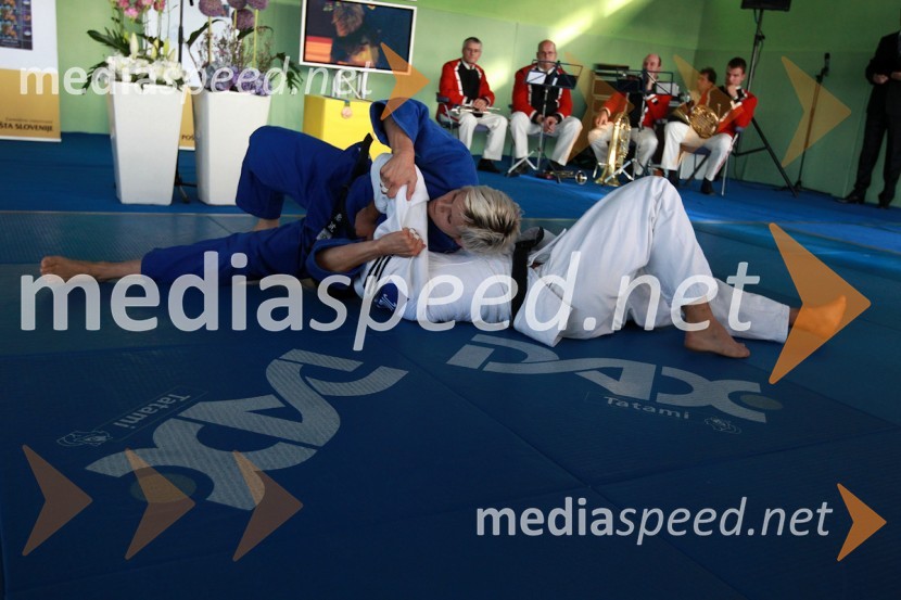 Urška Žolnir, judoistka, ...Pošta Slovenije, promocija priložnostne znamke Urške Žolnir
