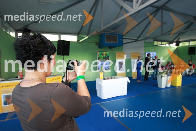 Lucija Polavder, judoistkaPošta Slovenije, promocija priložnostne znamke Urške Žolnir