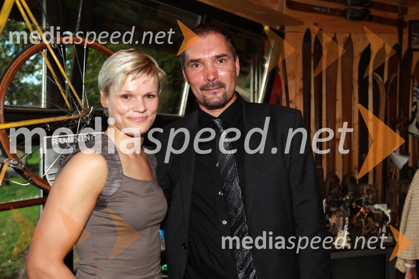 Urška Žolnir, judoistka, mag. Andrej Rihter, direktor PE Pošte Slovenije CeljePošta Slovenije, promocija priložnostne znamke Urške Žolnir