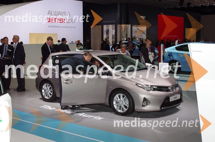 Toyota AurisAvtomobilski salon Pariz 2012