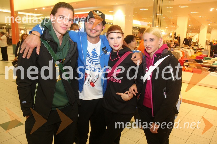 Jan Ternjak, Sašo Omerovič, Karin Škufca in Iza Simčič, manekeniEuropark, modna revija jesen - zima 2012