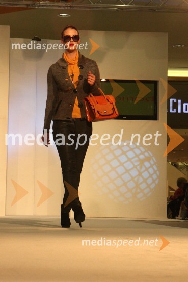 Nika Mihelčič, manekenkaEuropark, modna revija jesen - zima 2012