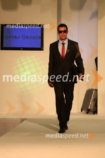 Taiji Tokuhisa, televizijski voditelj in manekenEuropark, modna revija jesen - zima 2012