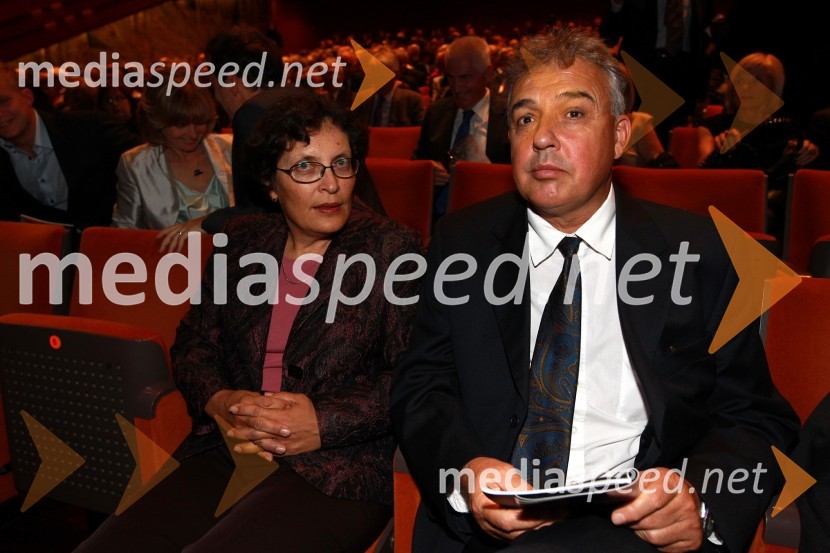 Dr. Zdenka Čebašek Travnik, varuhinja človekovih pravic s soprogomRigoletto, premiera opere v SNG Maribor