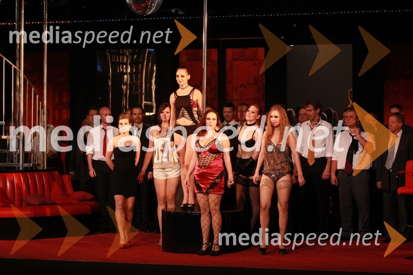 Priklon nastopajočihRigoletto, premiera opere v SNG Maribor