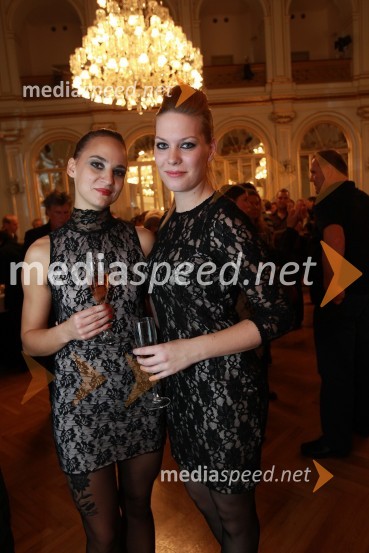 Jasmina Godec in Mojca HintereggerRigoletto, premiera opere v SNG Maribor