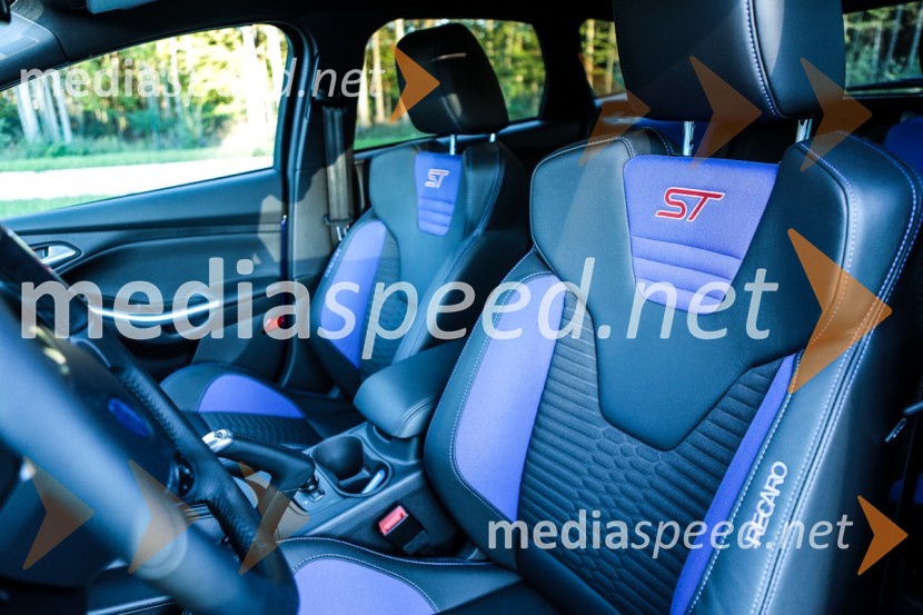 Ford Focus ST, notranjostFord Focus ST, slovenska predstavitev