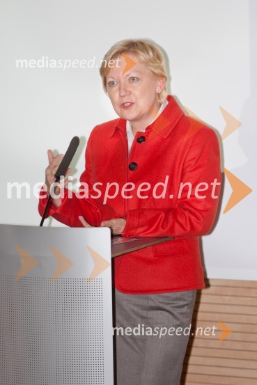 Prof. dr. Lučka Lorber, prorektorica za kakovost Univerze v Mariboru


Univerza v Mariboru, sprejem za bruce in Erasmus študente iz tujine