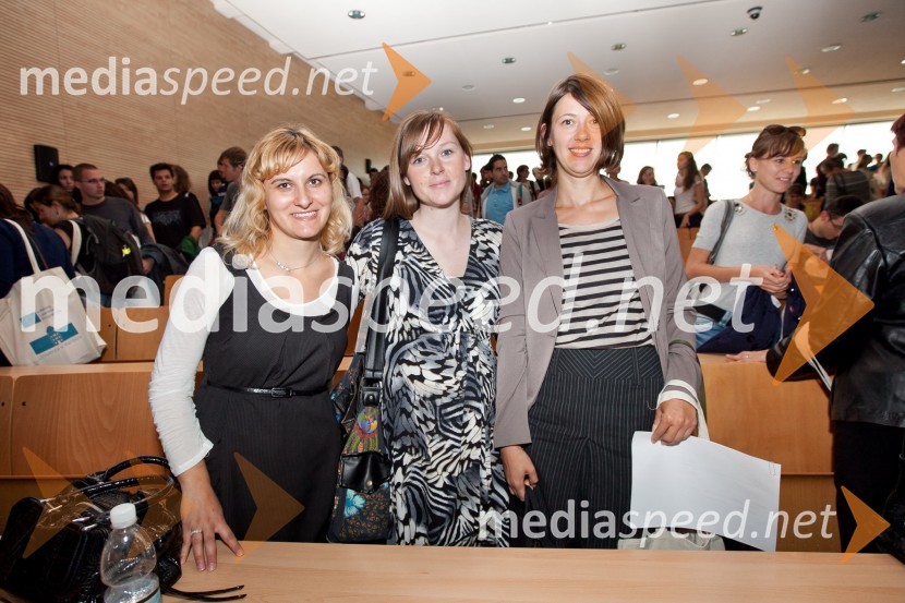 Alenka Marušič, mednarodna pisarna Univerze v Mariboru, Eva Škruba, Služba za mednarodno in meduniverzitetno sodelovanje in mednarodna pisarna Univerze v Mariboru ter dr. Kaja Pogačar, Fakulteta za gradbeništvo Univerze v Mariboru



Univerza v Mariboru, sprejem za bruce in Erasmus študente iz tujine