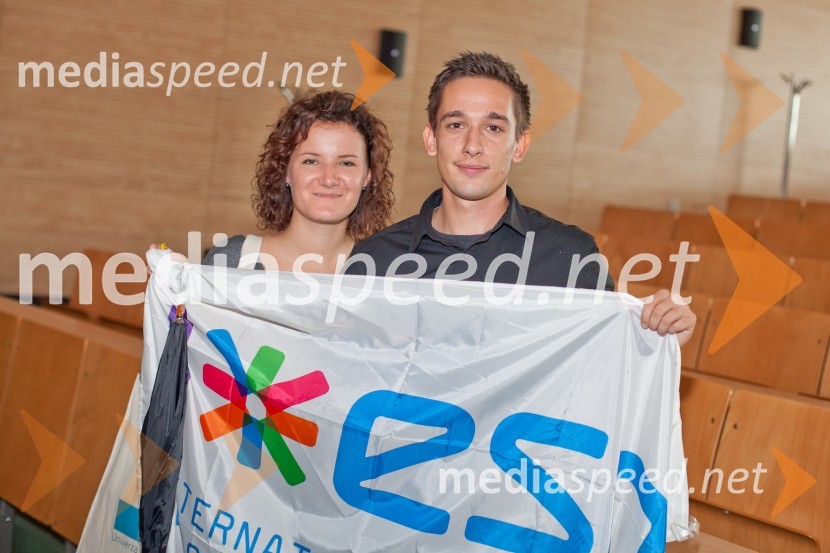 Ana Povh, ESN Maribor in Boris Šajnović, podpredsednik ESN Maribor 




Univerza v Mariboru, sprejem za bruce in Erasmus študente iz tujine