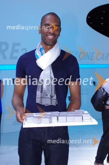 Avtomobilski salon Pariz 2012, hostese