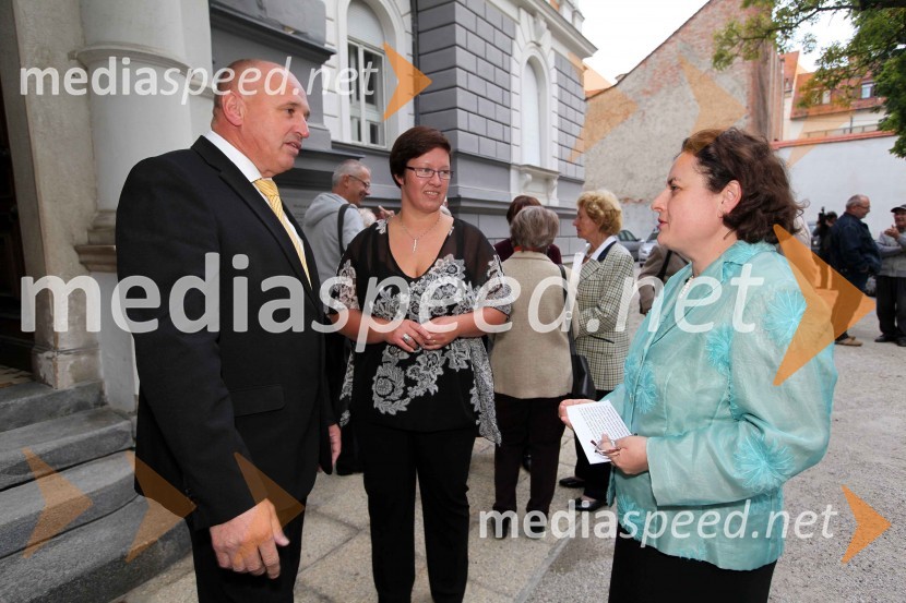 Miran Mikl, podžupan MOM, dr. Aleksandra Berberih Slana, direktorica Muzeja narodne osvoboditve Maribor in mag. Irena Mavrič Žižek, muzejska svetovalka in avtorica razstaveDanes sem bil obsojen na smrt, odprtje razstave v Muzeju narodne osvoboditve Maribor