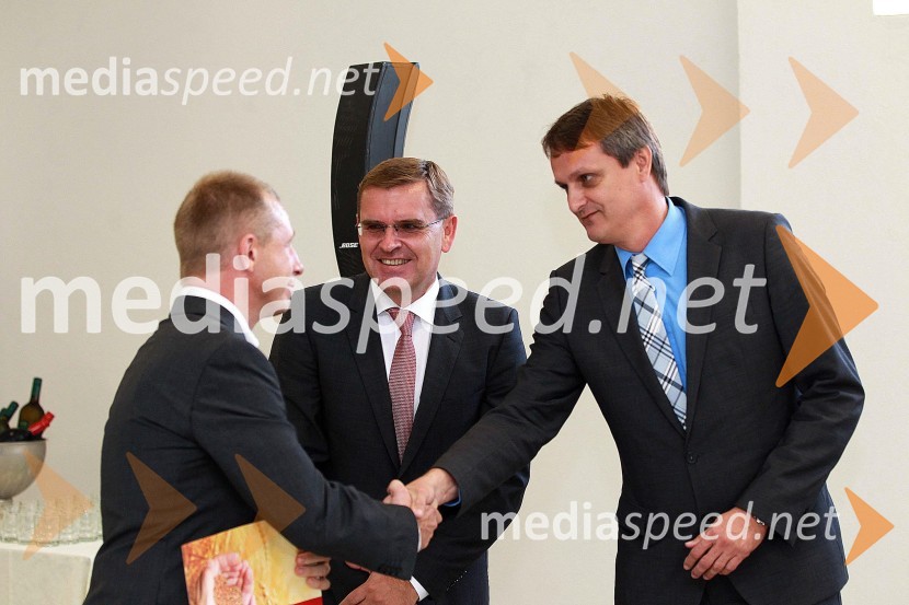 Igor Lipovnik, vodja PC Žito Intes, Janez Bojc, predsednik uprave Skupine Žito in Tomaž Kancler, podžupan MOMOtvoritev prenovljenega mlina Skupine Žito