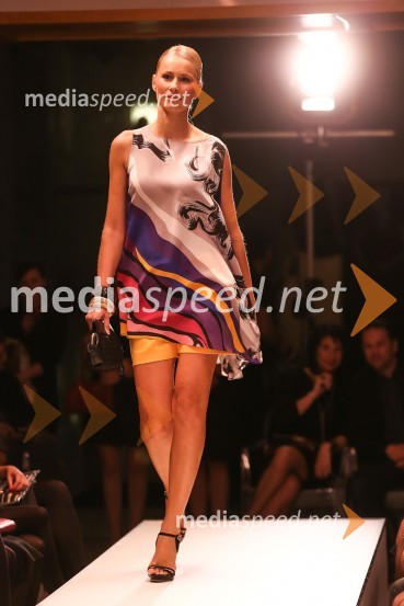 ManekenkaModna revija Escada v Galeriji Emporium