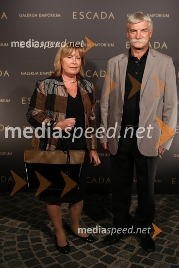 ObiskovalcaModna revija Escada v Galeriji Emporium