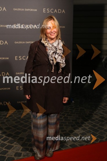 ObiskovalkaModna revija Escada v Galeriji Emporium