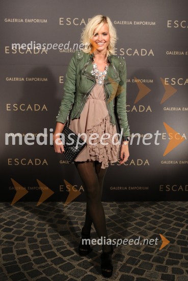 Tjaša Kokalj, novinarkaModna revija Escada v Galeriji Emporium
