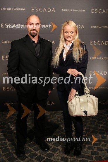 ..., Marjanca Scheicher, pisateljica, novinarkaModna revija Escada v Galeriji Emporium