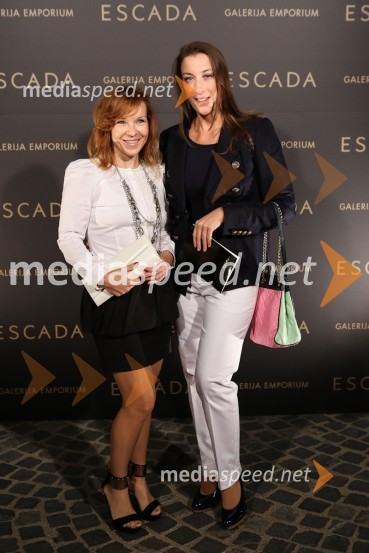 Irena Kogoj - Regina, pevka, Saša Bernetič, novinarkaModna revija Escada v Galeriji Emporium