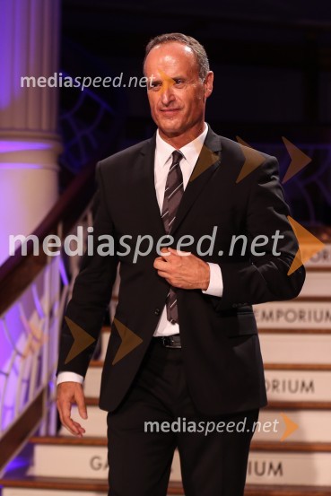 Bruno Salzer, izvršni direktor EscadeModna revija Escada v Galeriji Emporium