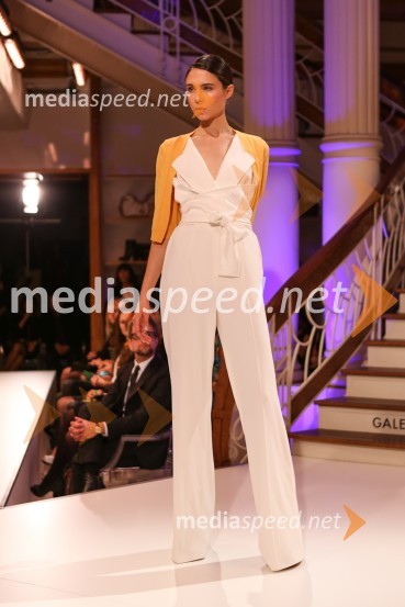 ManekenkaModna revija Escada v Galeriji Emporium