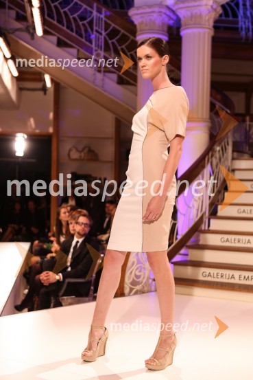 ManekenkaModna revija Escada v Galeriji Emporium