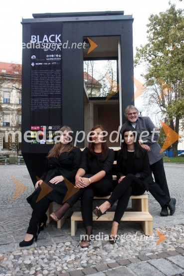 Helenca Kerin, Mojca Kac, Živa Gajšek, avtorice projekta in Werner Nussmüller, arhitektUniverza v Mariboru, Black box - projekt minimalne bivalne enote