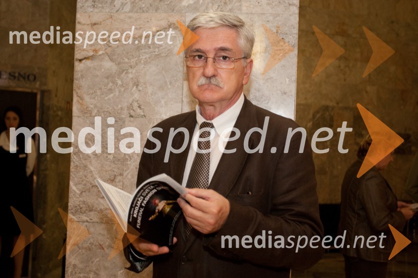 Petar RadovičKrojači sveta – Funeral Fashion Show, premiera v SNG Nova Gorica